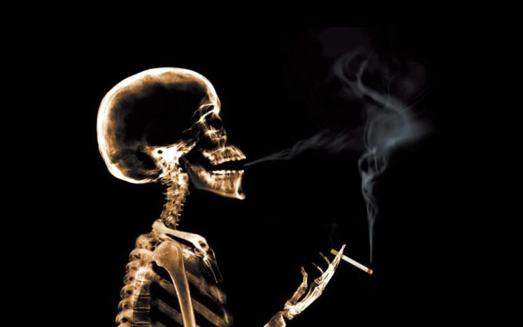 Rauchen als Ursache für Rückenschmerzen im Schulterblattbereich